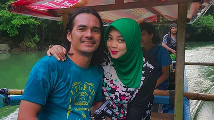 Rina Gunawan dan Teddy Syah