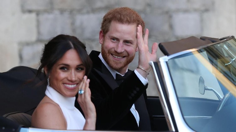 Pangeran Harry sepertinya merupakan sosok penyayang anak. Nggak heran, pada dirinya ada tanda-tanda kelak dia jadi ayah yang baik.