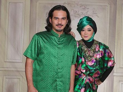 5 Potret Hangat Rina Gunawan Semasa Hidup dan Teddy Syach