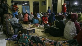 Merapi Kembali Meletus, Pengungsi Bertahan di Posko