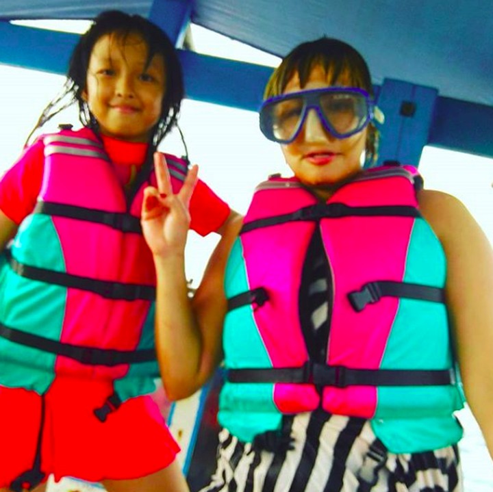 <p>Michele udah siap snorkeling nih sama bundanya. (Foto: Instagram/ @pinkan_mambo)  </p>