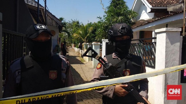 Muhammadiyah Yogyakarta mengevaluasi perekrutan anggota lantaran salah satu anggotanya ditangkap Densus 88/AT Polri.