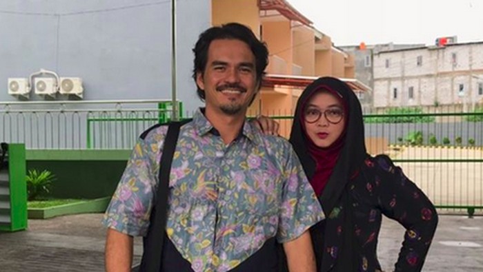 Rina Gunawan dan Teddy Syah