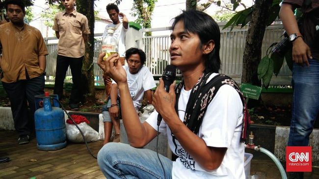 Kisah Dimas Sulap Sampah Plastik jadi Bahan Bakar