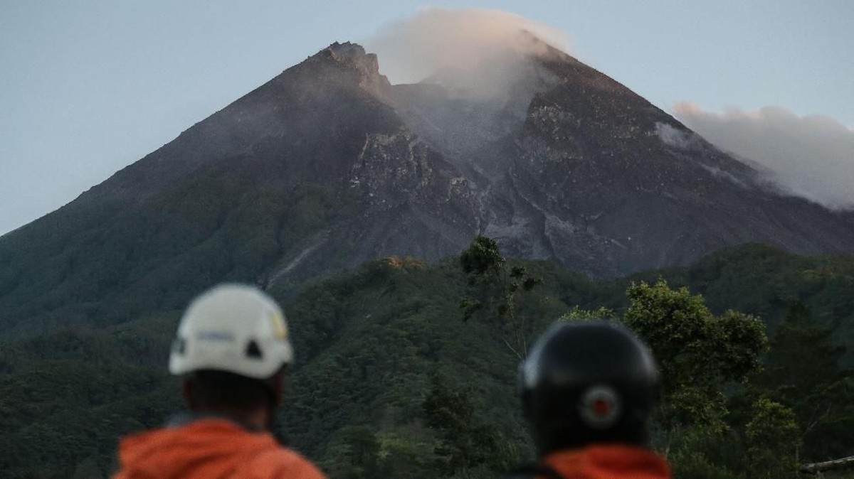 FOTO: Waspada di Kaki Gunung Merapi