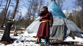 FOTO: Menjaga Identitas Dukha, Penggembala Rusa di Mongolia