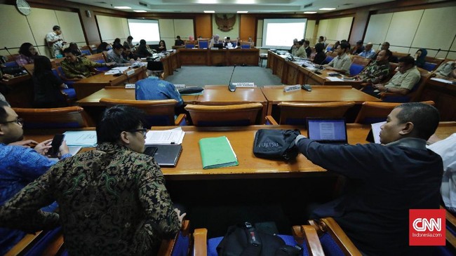 Jumlah anggota Pansus Ibu Kota Negara (IKN) akan dikurangi separuh dari total yang ada saat ini 56 orang. Sesuai aturan, anggota pansus maksimal 30 orang.