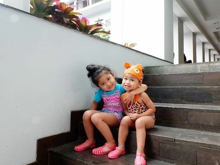 Alya dan Kiya, Cucu Indro Warkop yang Menggemaskan