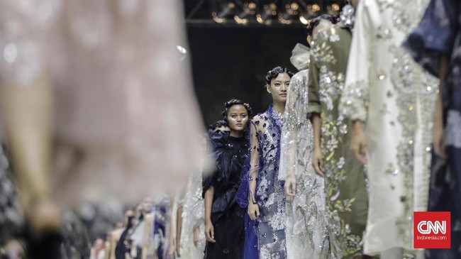 FOTO: Terinspirasi Lukisan, Biyan Hadirkan 'Kejutan'