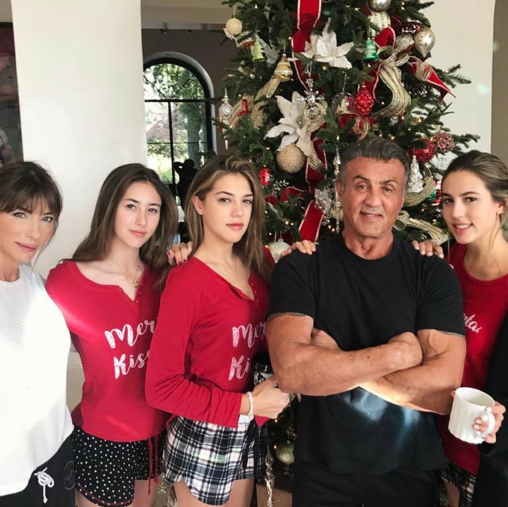 <p>Michael Sylvester Gardenzio Stallone atau yang kita kenal dengan Sylvester Stallone sudah 21 tahun menikah dengan Jennifer Flavin. (Foto: Instagram/officialslystallone)</p>