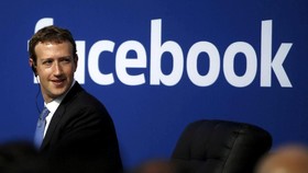 Facebook dan Twitter Hapus Lagi Ratusan Akun Palsu