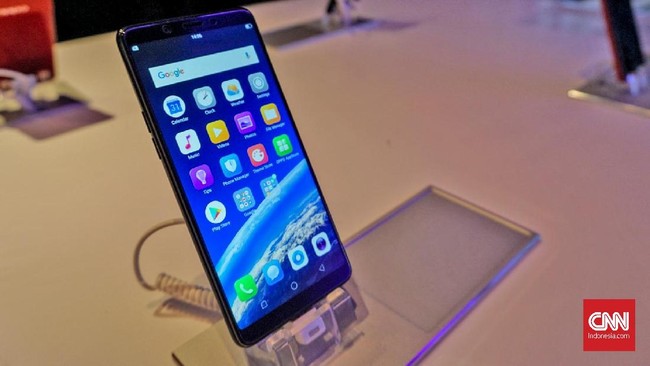 CNNIndonesia.com mendapat kesempatan untuk menjajal sejenak Oppo F7 Youth usai diluncurkan pada Rabu (23/5).