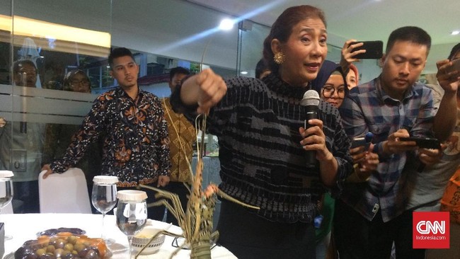 Menteri Kelautan dan Perikanan Susi Pudjiastuti menyebut perdagangan lobster berkualitas tinggi secara ilegal lebih menguntungkan ketimbang bisnis narkotika.