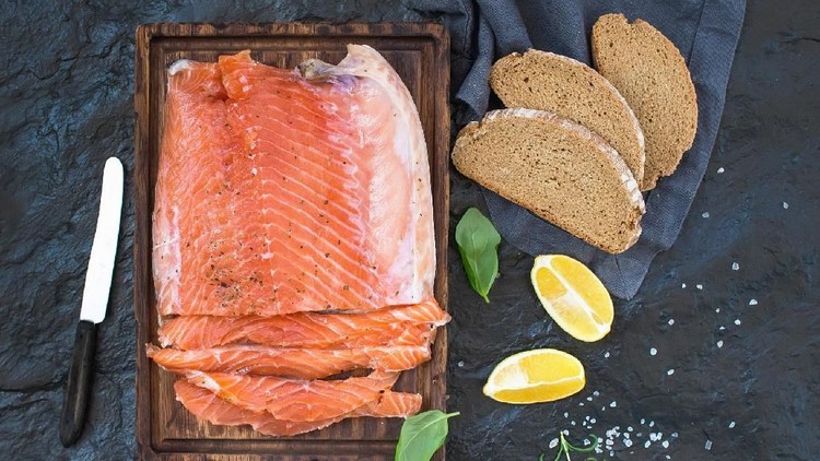 Ikan untuk menu MPASI anak nggak melulu salmon lho. Bunda bisa memakai tiga jenis ikan ini sebagai pengganti salmon untuk MPASI si kecil.