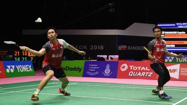 Mohammad Ahsan/Hendra Setiawan lolos ke final Singapura Open 2018 usai mengalahkan sesama ganda putra Indonesia Angga Pratama/Rian Agung Saputro.