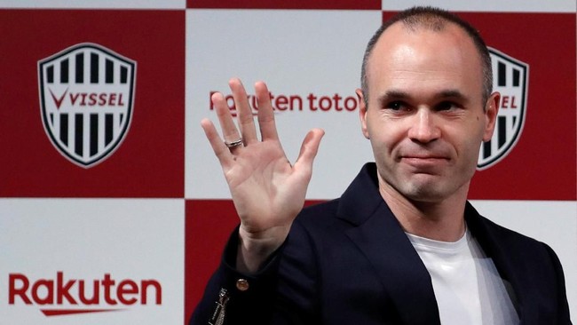 Andres Iniesta menyatakan pensiun dari timnas Spanyol usai mendapat hadiah perpisahan yang pahit setelah kalah dari Rusia di babak 16 besar Piala Dunia 2018.