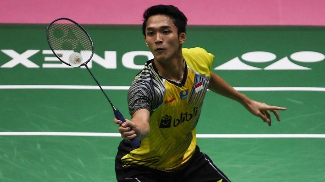 Hasil berbeda didapat oleh Jonatan Christie dan Tommy Sugiarto pada laga babak pertama yang mereka mainkan di Kejuaraan Dunia Bulutangkis 2018.