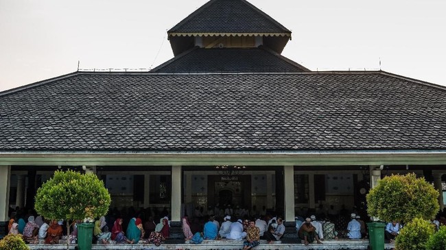 Forum silaturahmi Takmir Masjid Jakarta (FSTM) meminta Kemenag mengeluarkan modul dakwah. Hal itu dinilai lebih bijak ketimbang merilis rekomendasi 200 mubalig.