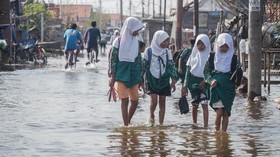 Pesisir Pantura Jateng Dilanda Banjir Rob, BMKG Jelaskan Sebabnya