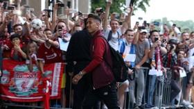 FOTO: Skuat Real Madrid dan Liverpool Tiba di Kiev