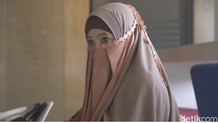 Penampilan Baru Peggy Melati Sukma