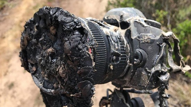 Kamera Canon 5D milik fotografer NASA meleleh setelah mengabadikan peluncuran roket SpaceX pada Selasa (22/5).