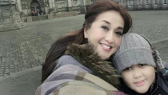 Paramitha Rusady dan anak