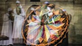 NYALANG: Duka dalam Sekam Pada foto unik pilihan CNNIndonesia.com pekan ini, ada foto pasien kanker di Puerto Rico hingga anak yang menjadi pengungsi dari Afghanistan.