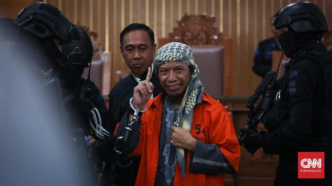 Adanya perpecahan di dalam tubuh pro ISIS Indonesia dan beda paham soal membunuh polisi, Aman Abdurrahman diyakini tidak terkait dengan aksi teror bom Surabaya.