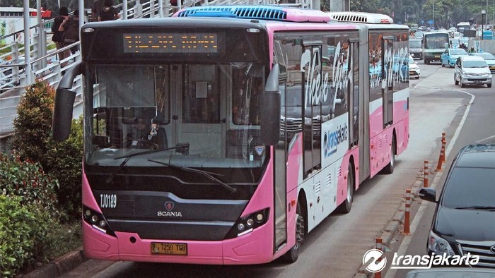 Cegah Pelecehan Seksual, TransJakarta Kembali Operasikan Bus Pink Khusus Perempuan!