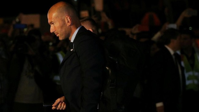 FOTO: Skuat Real Madrid dan Liverpool Tiba di Kiev
