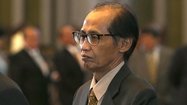Artidjo Alkostar enggan berkomentar tentang permohonan Peninjauan Kembali yang diajukan mantan Ketua Umum Partai Demokrat Anas Urbaningrum.