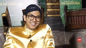 VIDEO: Berbelangkon, Iqbaal Cerita Persamaannya dengan Minke