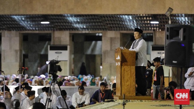 Hidayat Nur Wahid menyatakan jadwalnya berceramah di Masjid Istiqlal pada malam ini tak terkait dengan daftar 200 nama mubalig yang dikeluarkan Kemenag.