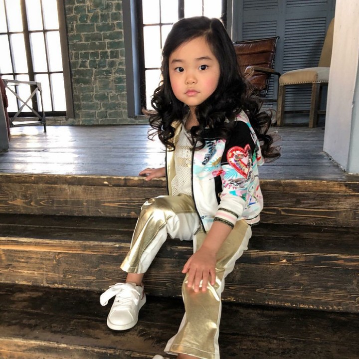 <p>Rambut hitam dan panjang sukses bikin penampilan Lim makin cantik dan menggemaskan. (Foto: Instagram/lim_nikole)  </p>