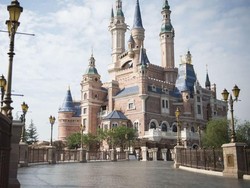 Disneyland Shanghai Dibuka Lagi Setelah 3 Bulan Tutup