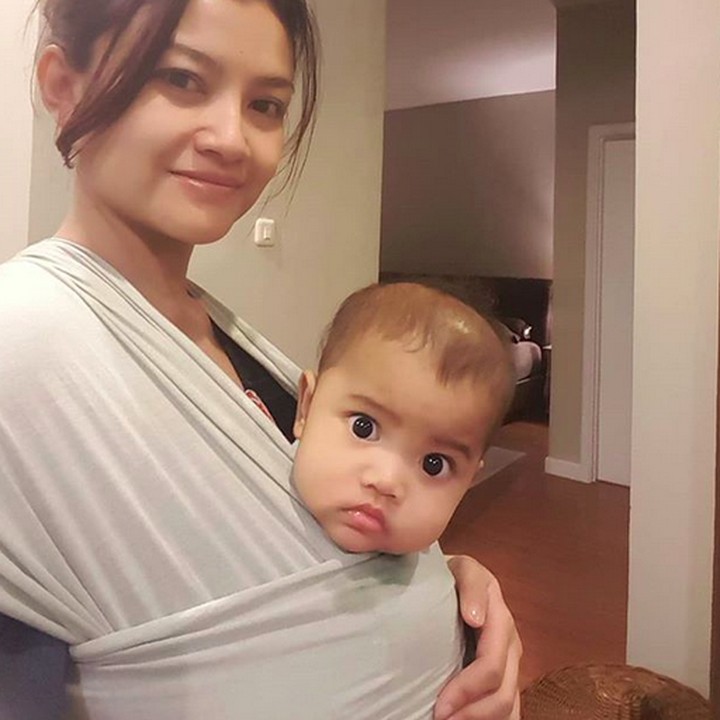 <p>Di kala sang bunda ngantuk berat, Qisya masih segar nih. (Foto: Instagram/ @tina_talisa)</p>