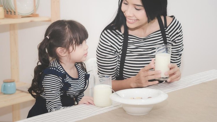 Pemenuhan nutrisi untuk makanan sahur sangat penting untuk menjaga daya tahan anak saat berpuasa di bulan Ramadan.