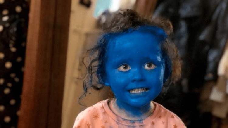 Ketika si kecil anteng bermain, bukan nggak mungkin sesuatu yang tak beres sedang terjadi.