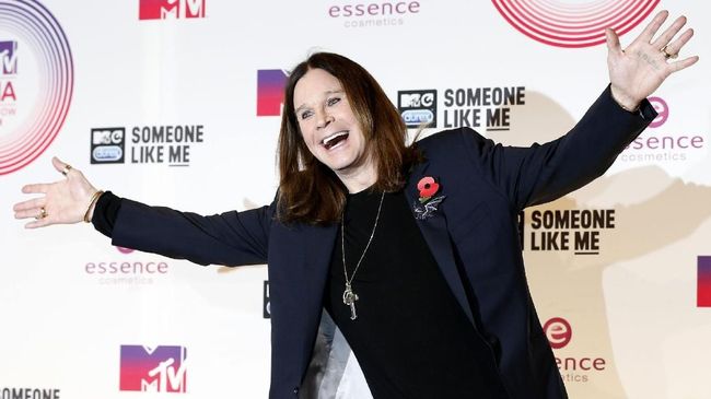 Musisi Ozzy Osbourne dikabarkan tengah mendapat perawatan intensif di sebuah rumah sakit swasta. Ia dikhawatirkan terkena radang paru-paru.