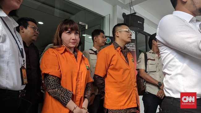 Polda Metro Jaya melimpahkan tersangka kasus peredaran narkotika, Roro Fitria, ke Kejari Jaksel, dengan status pembeli dan penyimpan, bukan pengedar