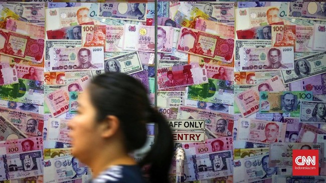 Nilai tukar rupiah tercatat di posisi Rp14.240 per dolar AS pada perdagangan pukul 15.50 WIB, Senin (19/8) sore, terpantau stagnan dibandingkan sebelumnya.