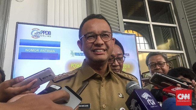 Gubernur DKI Jakarta Anies Baswedan menyebut mulai 10 April PSBB diberlakukan kegiatan resepsi, khitan, dan perayaan lainnya ditiadakan.