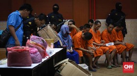 BNN dan Bea Cukai Bongkar Penyelundupan 65 Kg Daun Katinon