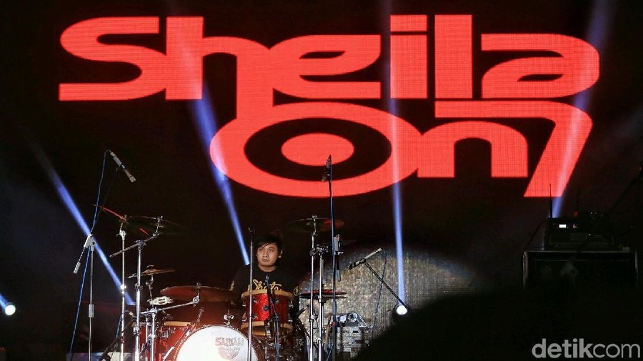 Sheila On 7 Aksi Panggung Sheila On 7 yang Bikin Panas