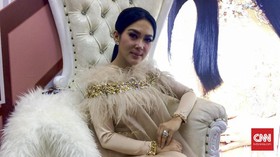 Menebak 'Wujud' Gaun Pernikahan Syahrini-Reino Barack