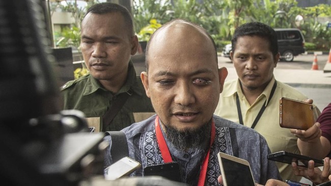 KPK Agus Raharjo meminta persetujuan Komisi III DPR agar dapat menggunakan anggaran internal untuk membiayai pengobatan lanjutan penyidik senior Novel Baswedan.