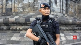 VIDEO: Ribuan Personel Amankan Prosesi Waisak di Borobudur