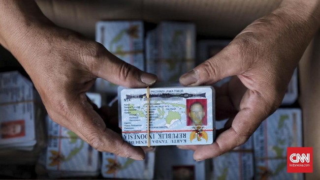 Lantaran belum memiliki E-KTP, sebanyak 7 juta warga berpotensi kehilangan hak pilih pada Pemilu 2019.