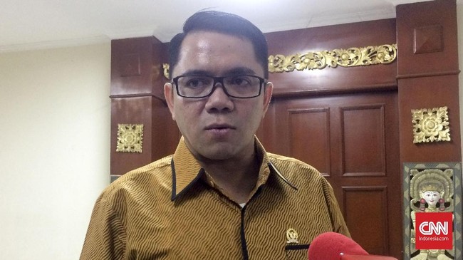 Politikus PDIP Arteria Dahlan mengatakan saat ini masyarakat sudah menyatu sehingga tidak perlu ada rekonsiliasi.